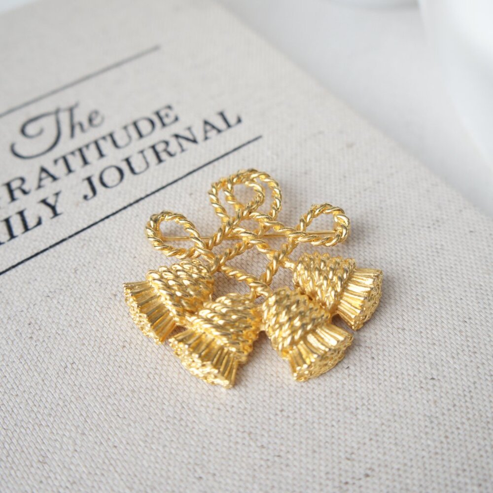 Vintage Gold Nautical Rope Tassel Pin Brooch